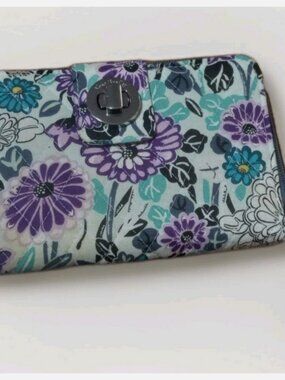 Vera Bradley RFID Turnlock Wallet Penelope’s Garden Floral Print Clutch Wallet